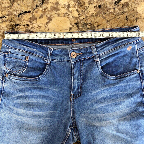 Size 29 X 31.5 Cream Denim Jeans Womens Tapered Light Blue Coco Fit Cool Pockets - Picture 6 of 12